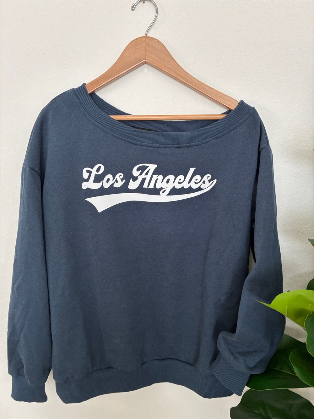 Los Angeles Women’s Sweatshirt | off-shoulder